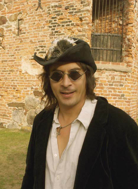 The Rebel Vikings visit the old jail in Gamla Vassa that burned down in 1852_9